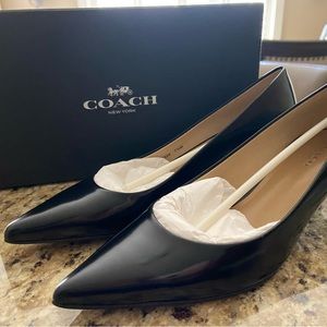 Coach Pumps
